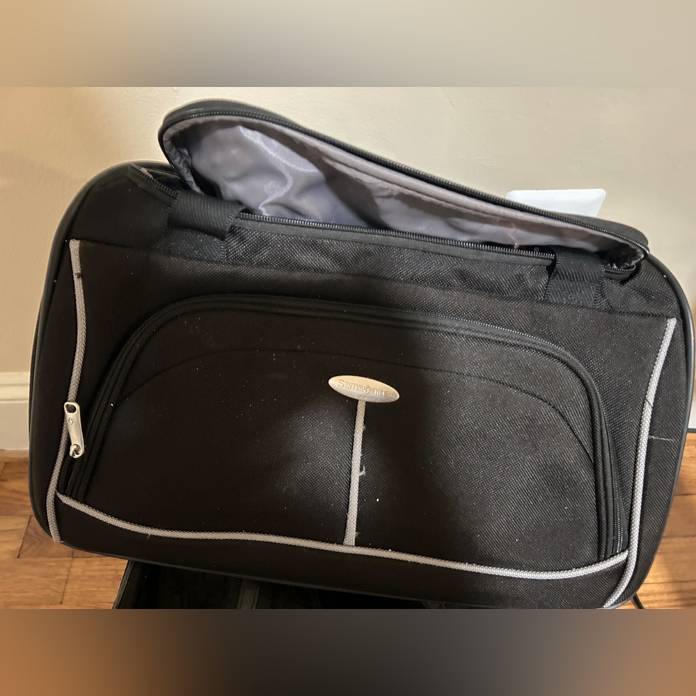 Samsonite Duffle Bag Travel Over Shoulder Bag Overnight 18”